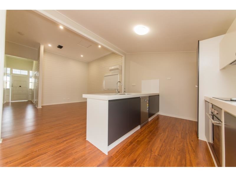 11 Arnold Street, Allenstown QLD 4700